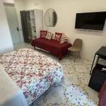 Angela House Center 4*
