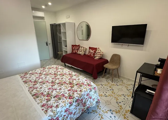 Angela House Center Отель типа 